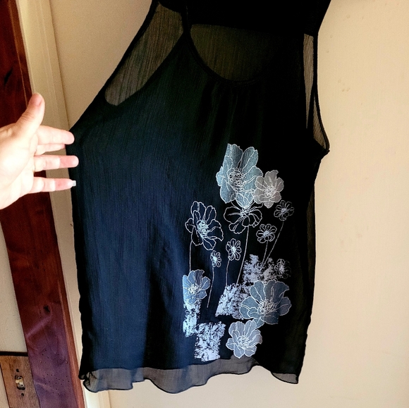 Sheer Blouse Accented With Flower Design - Picture 3 of 4